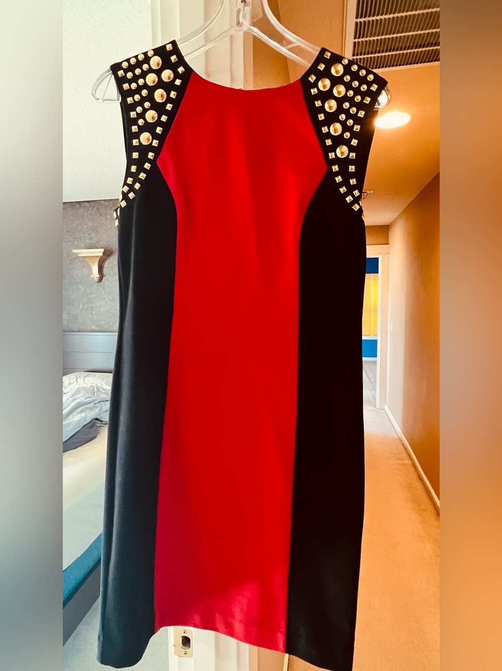 Michael by Michael Kors Red Black Sleeveless Shift Dress Gold Grommets Stud Sz S